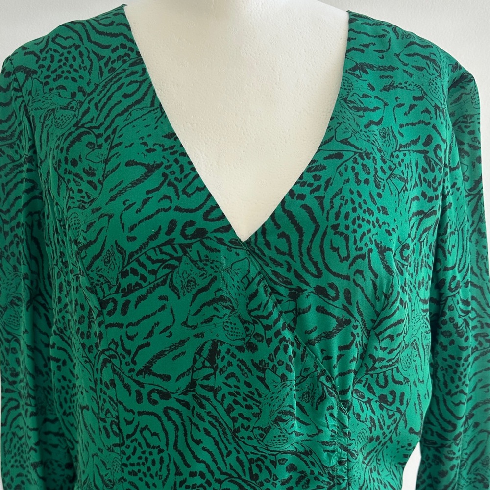 Parker Emerald Green V-Neck Ruched Long Sleeve Dress - Picture 5 of 6